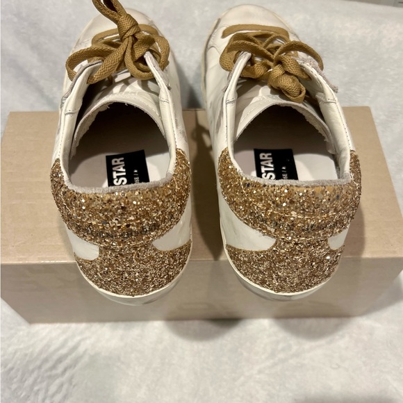 Golden Goose Super-Star Classic with spur. Worn just a handful of times. Size 39 - Picture 7 of 7